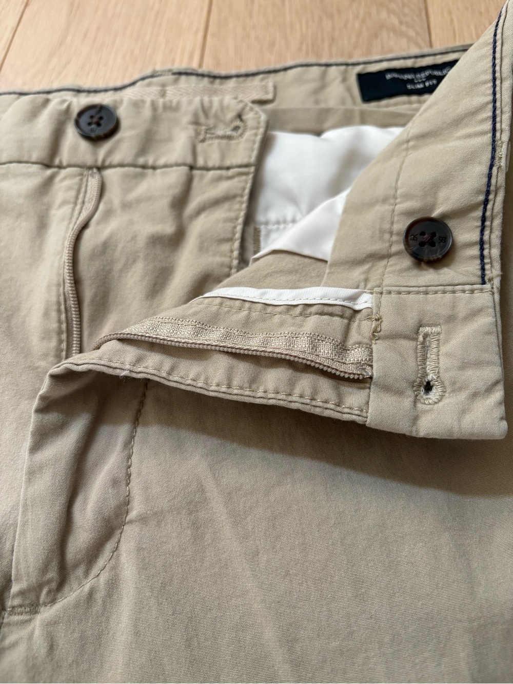 Banana Republic Khaki Cotton Chinos - Picture 4 of 8